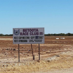 Betoota race meetings once per year