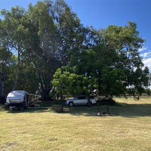 Shanty on Namoi Camping