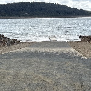 Swan Bay Boat Ramp / Pontoon