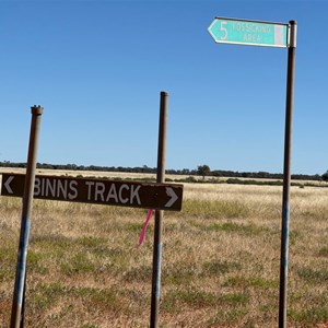 Pinnacles Rd & Turnoff to Fossicking Area