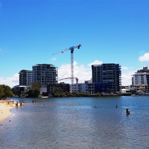 Residential accommodation by the river