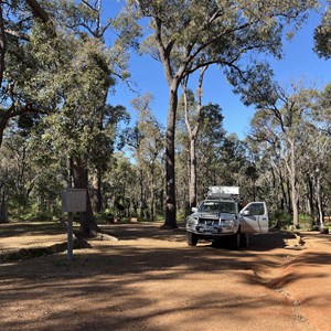 Lake Leschenaulta Camp Ground