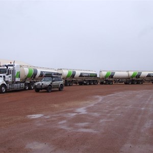Roadtrain at Cadney Park