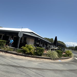Lucinda Hotel