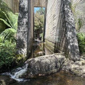 Mount Paris Dam Wall Carpark