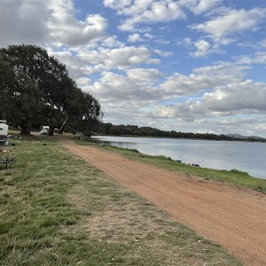 Lake Burrumbeet Foreshore Camp