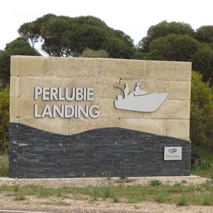 Sign at Flinders Hwy turnoff