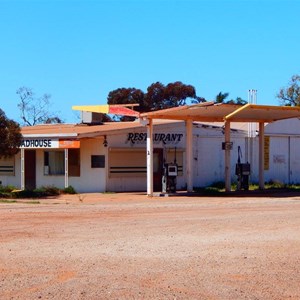 Abandoned Iron Knob Roadhouse