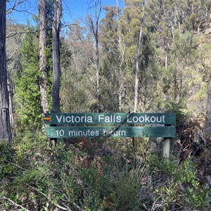 Victoria Falls (Carpark & Trailhead)