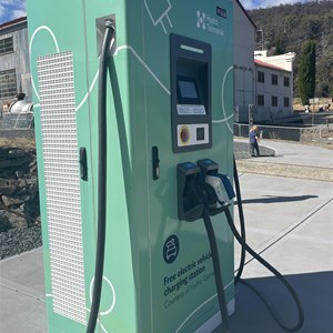 Carpark & Free EV Charging Stn