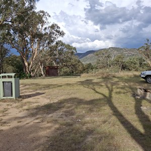 Yarrowyck Reserve
