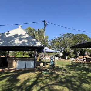Hells Gate Roadhouse Caravan Park & Campground