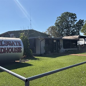 Hells Gate Roadhouse Caravan Park & Campground