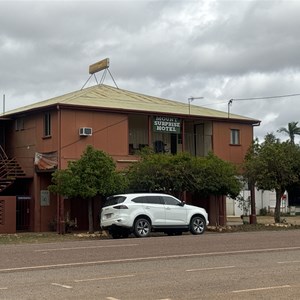 Mount Surprise Hotel
