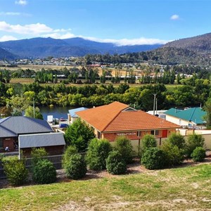 Suburbs on the west bank of the Derwent at New Norfolk