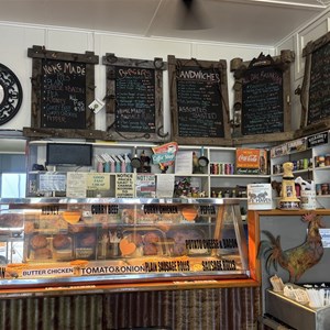 Mount Larcom Cafe