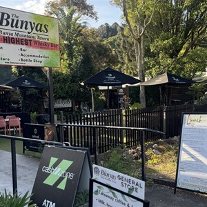 Bunyas Tavern & General Store