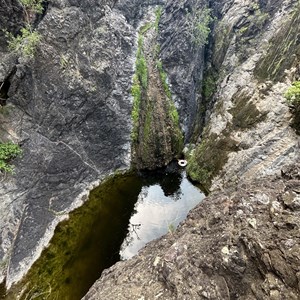 Kinbombi Falls