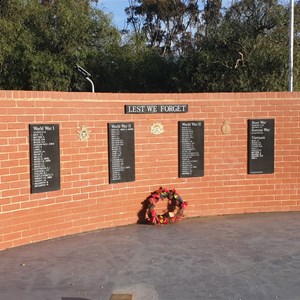Memorial wall Gooroc