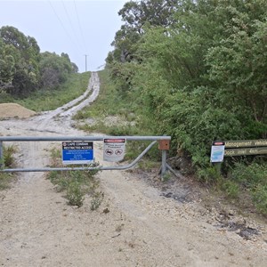 Pearl Point Track Gate