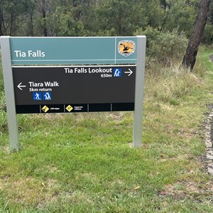 Tia Falls Lookout & Tiara Walk