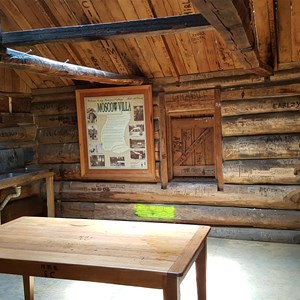 Moscow Villa Hut