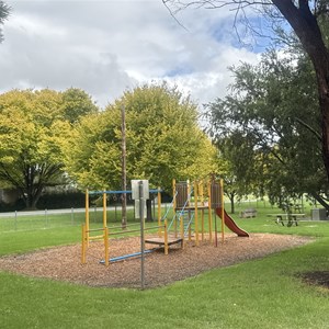 Bruthen Rest Stop and playground