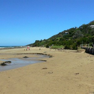 Beach at Wye River with the town clinging to the hillside above