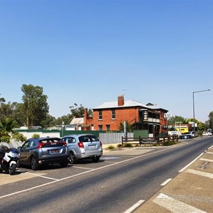 The main street (formerly Hume Highway) and the Glenrowan pub