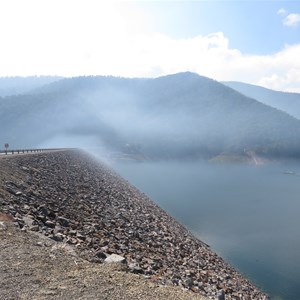 Upstream face under smoke plumes