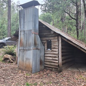 Tomahawk Hut