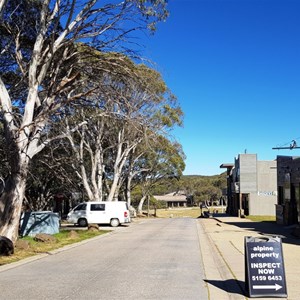 A street in Dinner Plain