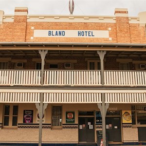 Bland Hotel
