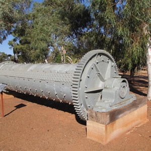 Ore crusher