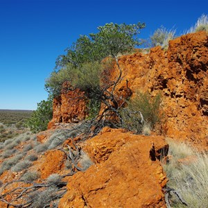 Hanns Tabletop Hill 