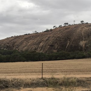 Massive rock mass