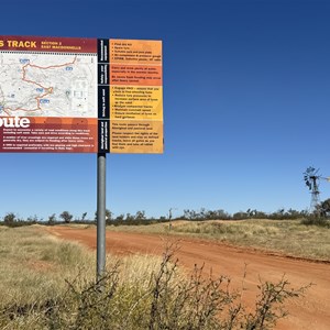 Binns Track Junction off Plenty Highway