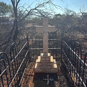 Grave of Mary K Comtesse