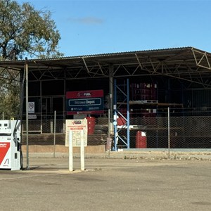 Ampol 24 hr fuel bowsers