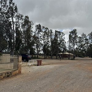 Watheroo Station Tavern & Free Camp