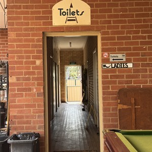 Watheroo Station Tavern & Free Camp