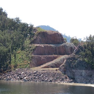 Auxilliary spillway on left abutment