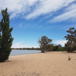 Waldaira Lake