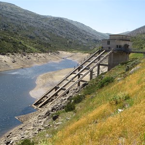 Power station intake structure