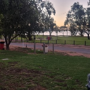 Lake Cullulleraine Holiday Park