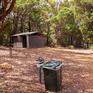 Bins, toilets, and day use carpark near picnic area