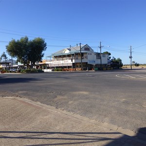 Tattersalls Hotel