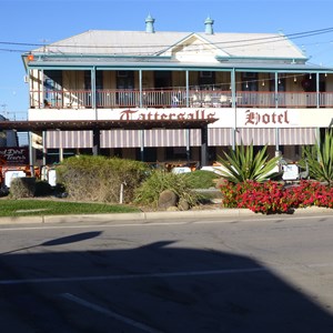 Tattersalls Hotel