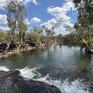 Wearyan Waterhole and Falls
