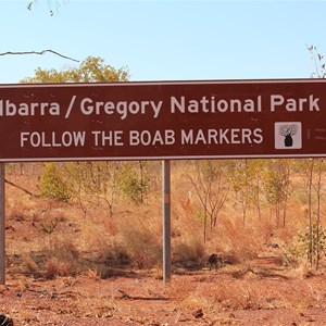 Turn off to Broadarrow Track from the Buntine Highway